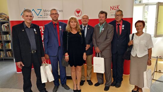 WYRÓŻNIENI KRWIODAWCY Z SHDK RP MIEJSKIEGO KLUBU HDK W BIELAWIE 