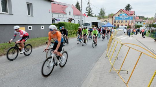 Wyścig kolarski Korona Gór Sowich w Ostroszowicach