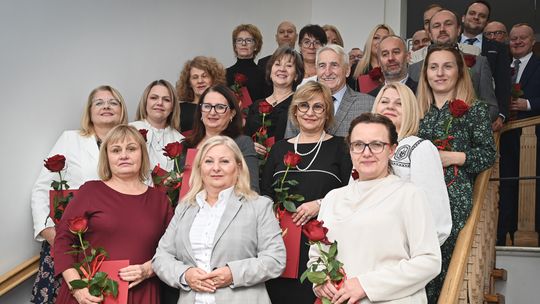 XIII Sesja Rady Powiatu Kłodzkiego – Podziękowania Dla Nauczycieli