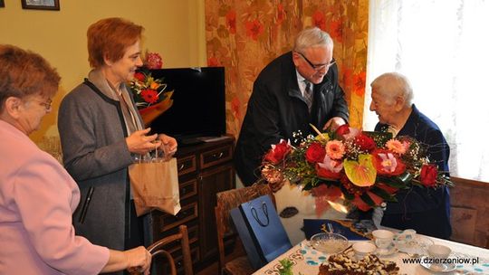 Z KWIATAMI DO 100-LATKI 