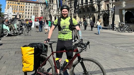 Z Oleśnicy do Wenecji na rowerze– policjant, który łączy pasję z mundurem