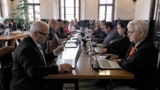 ZA NAMI PAŹDZIERNIKOWA SESJA W NOWEJ RUDZIE