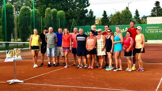 ZA NAMI TURNIEJ TENISA ZIEMNEGO MIKSTÓW W DZIERŻONIOWIE