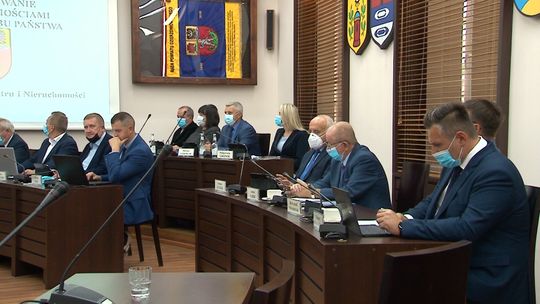 ZA NAMI WRZEŚNIOWA SESJA RADY POWIATU DZIERŻONIOWSKIEGO