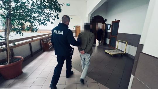 Zaatakował nożem mężczyznę, bo spał na jego materacu