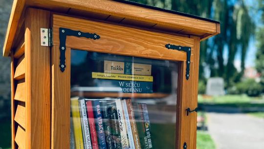 ZACZYTAJ SIĘ w Bystrzycy Kłodzkiej. W mieście zainstalowano plenerowe biblioteczki.