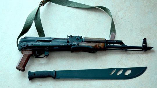 ZAKAZ NOSZENIA WSZELKIEGO RODZAJU BRONI