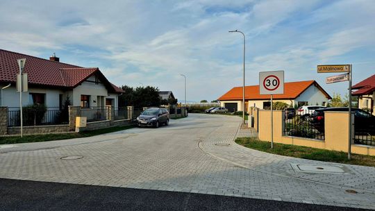 Zakończono przebudowę bielawskich ulic Malinowej i Truskawkowej oraz budowę Centrum Przesiadkowego "Parkuj i jedź"