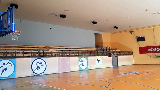 ZAKOŃCZYŁ SIĘ REMONT SALI SPORTOWEJ W SP 10 W BIELAWIE