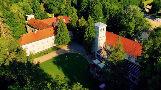 Zamkowy luksus i historia: odkryj Zamek na Skale