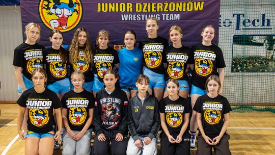 Zawodniczki JUNIORA Dzierżoniów z brązowymi medalami Drużynowych Mistrzostw Polski w Zapasach
