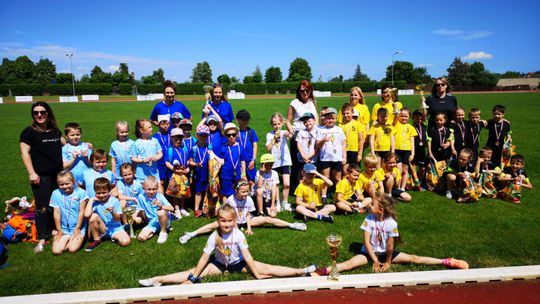 ZAWODY LEKKOATLETYCZNE PRZEDSZKOLI