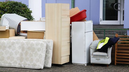 ZBIÓRKA ODPADÓW WIELKOGABARYTOWYCH W DZIERŻONIOWIE