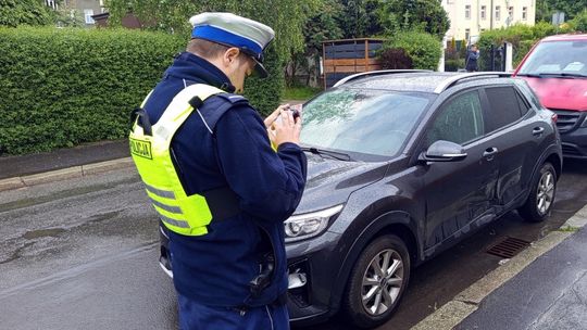 Zderzenie  dostawczego Fiata z osobówką w Dzierżoniowie