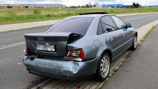 Zderzenie pojazdów na strefie w Dzierżoniowie