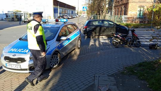 Zderzenie skutera z Subaru