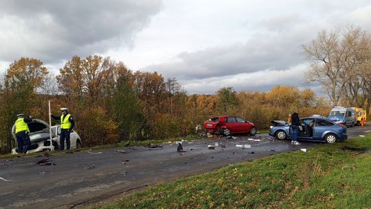 Zderzenie trzech pojazdów koło Lutomii