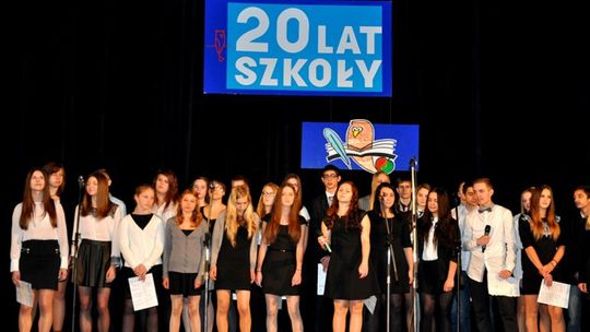 ZESPÓŁ GIMNAZJÓW NR 3 MA 20 LAT