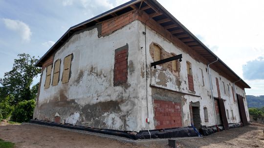 Zielona rewolucja w Gminie Dzierżoniowów: budynki do modernizacji