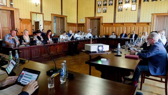 Zielone światło dla działań burmistrza. Sesja absolutoryjna Rady Miejskiej w Bielawie