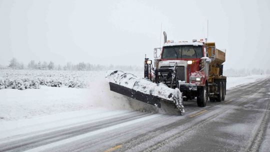 ZIMA NA DROGACH - KTO ODPOWIEDZIALNY ZA UTRZYMANIE DRÓG?