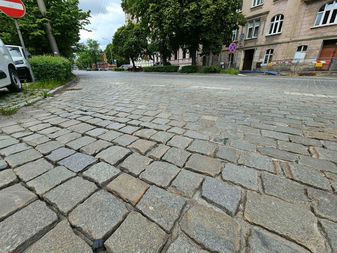 10 firm chce przebudować Aleję Niepodległości w Świdnicy.  Najtańsza oferta opiewa na 12,5 mln zł