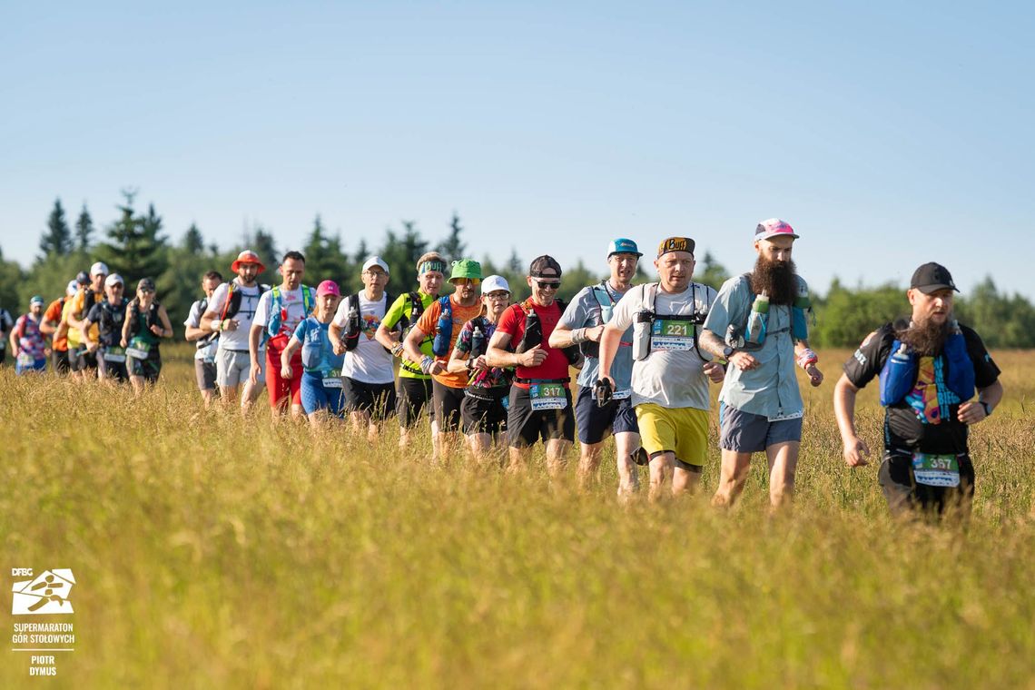 17. Supermaraton Gór Stołowych – biegacze kolejny raz zdobyli Szczeliniec Wielki