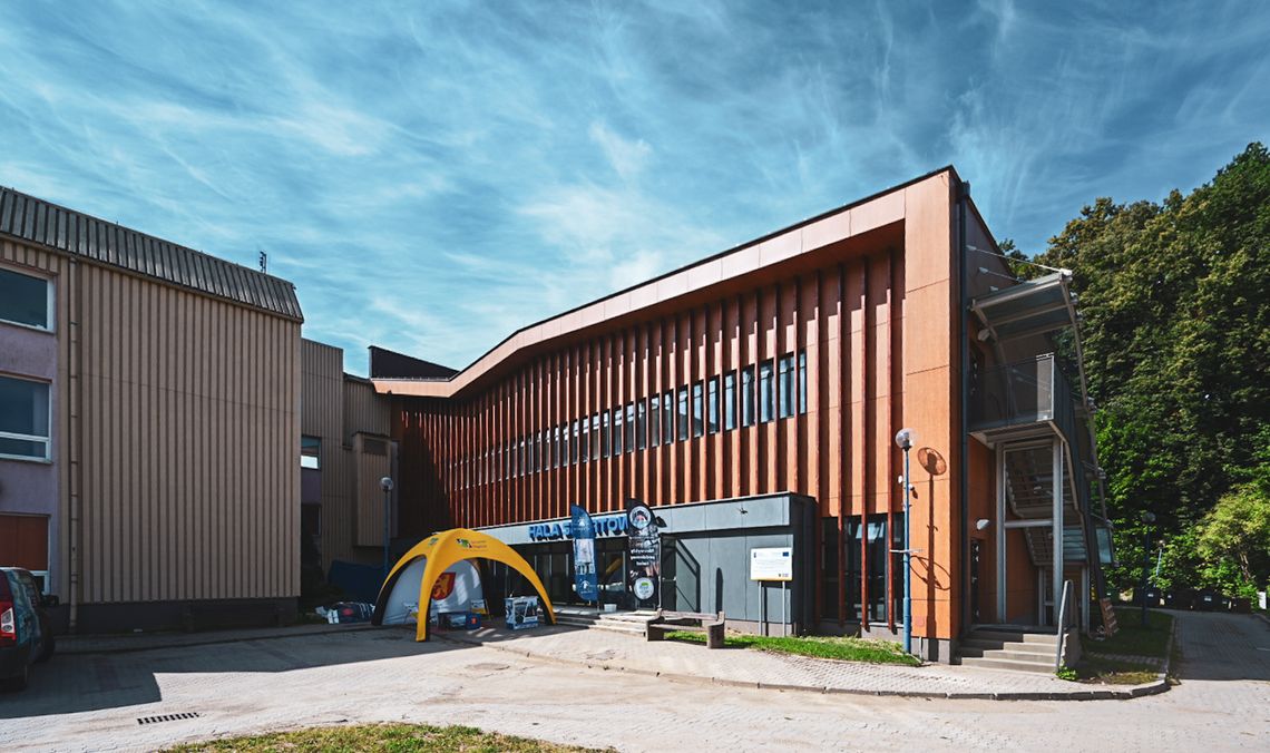 300 tys. zł wsparcia. Hala sportowa w Stroniu Śląskim zyskała nowe życie po powodzi 300 tys. zł wsparcia. Hala sportowa w Stroniu Śląskim zyskała nowe życie po powodzi