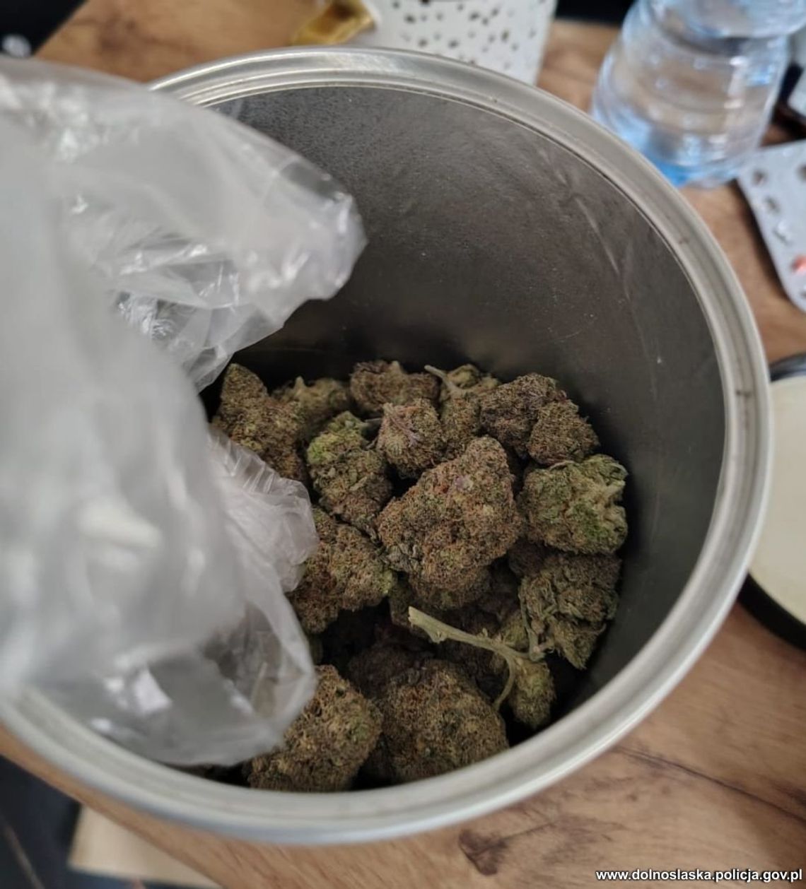 4-CMC, amfetaminę, haszysz i marihuanę w ilości blisko 4 kg zabezpieczyli kłodzcy policjanci