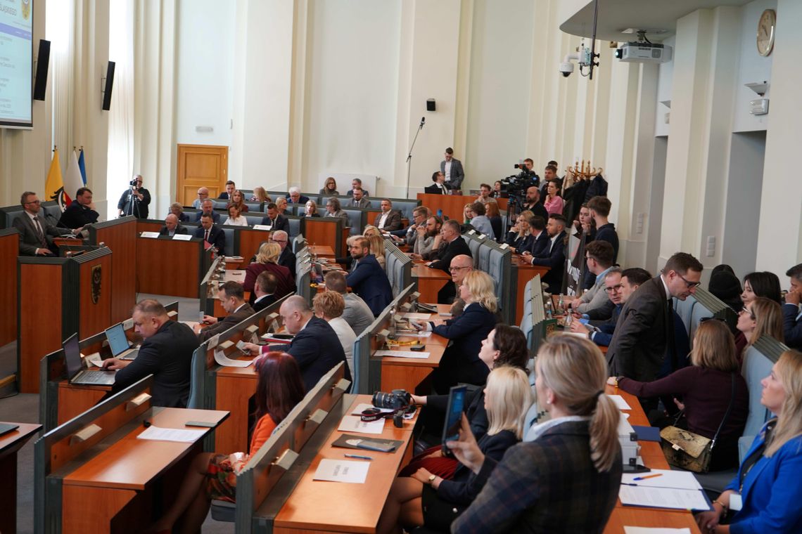 5 mln zł dla dolnośląskich gmin po powodzi. Samorząd województwa uruchamia wsparcie z Dolnośląskiego Funduszu Pomocy Rozwojowej 5 mln zł dla dolnośląskich gmin po powodzi. Samorząd województwa uruchamia wsparcie z Dolnośląskiego Funduszu Pomocy Rozwojowej