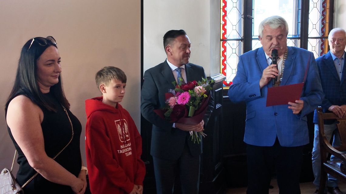 Absolutorium, doceniony sportowiec i wzruszające pożegnanie: XXIX Sesja Rady Miejskiej w Nowej Rudzie