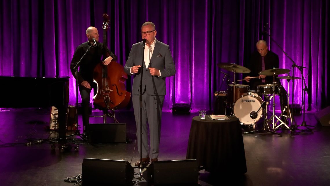 Artur Andrus rozbawił Dzierżoniów na Festiwalu Góry Literatury Artur Andrus rozbawił Dzierżoniów na Festiwalu Góry Literatury