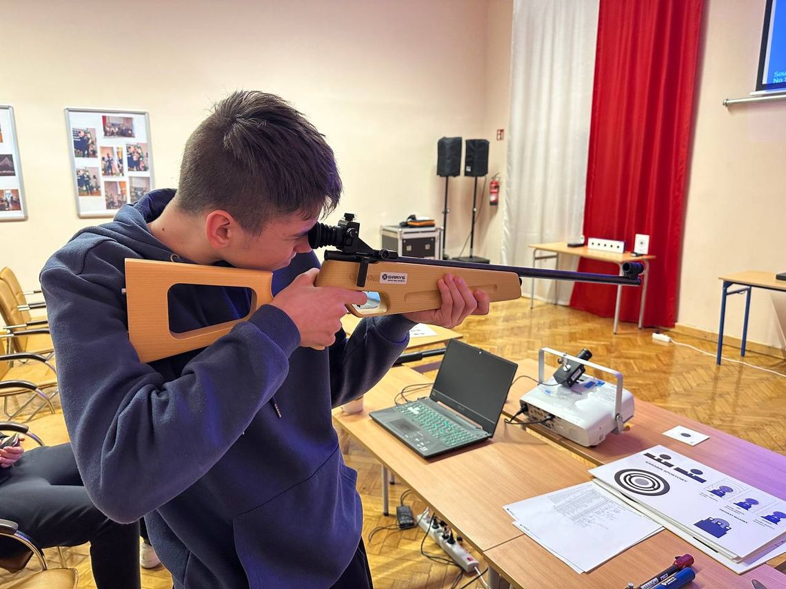 Bezpłatne szkolenie strzeleckie dla ósmoklasistów z Gminy Dzierżoniów