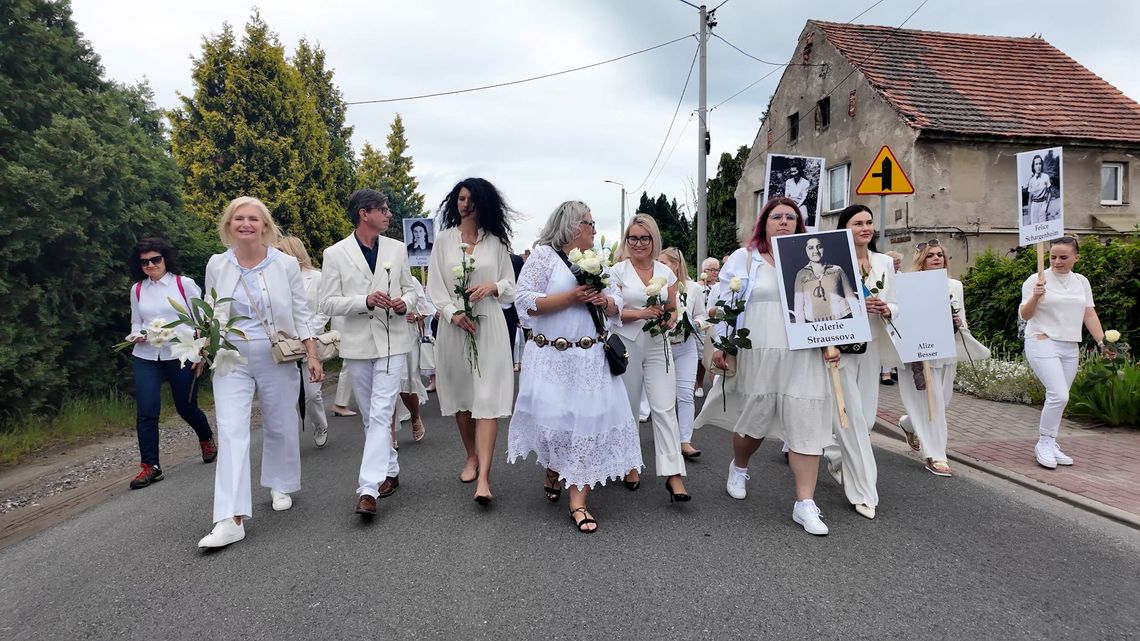 Biały Marsz - kobiety dla kobiet przeciw wojnie Biały Marsz - kobiety dla kobiet przeciw wojnie