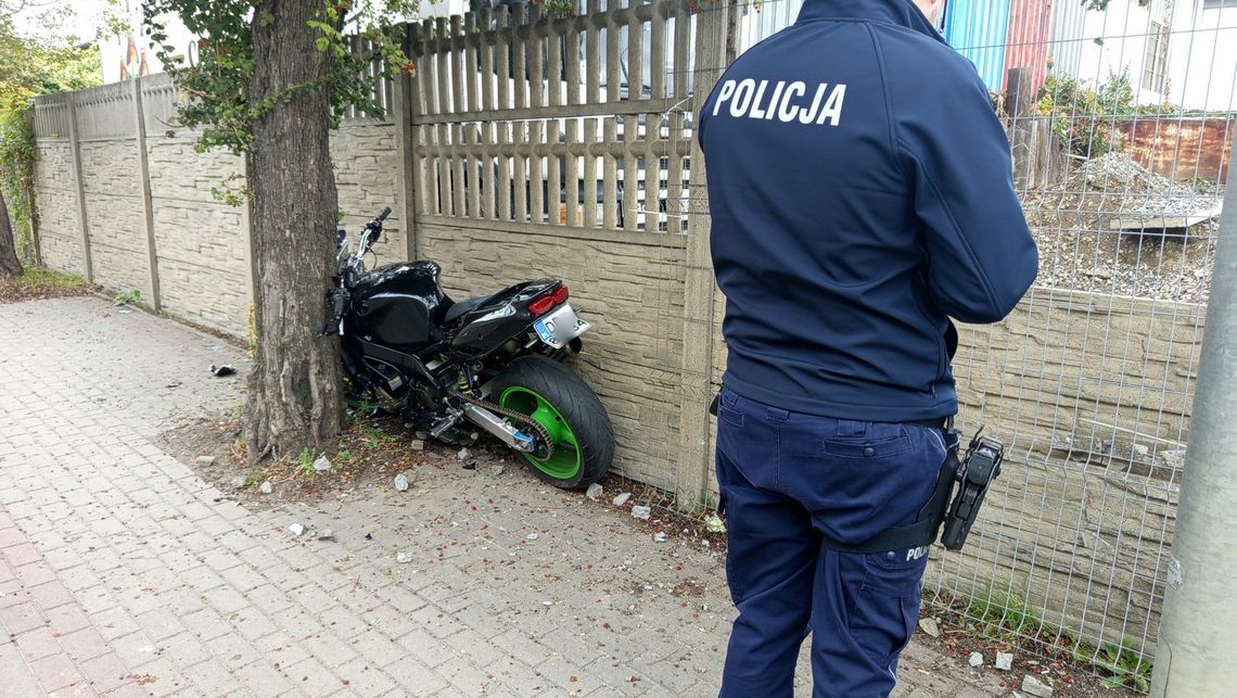 Bielawa. Motocyklem uderzył w płot na Żeromskiego