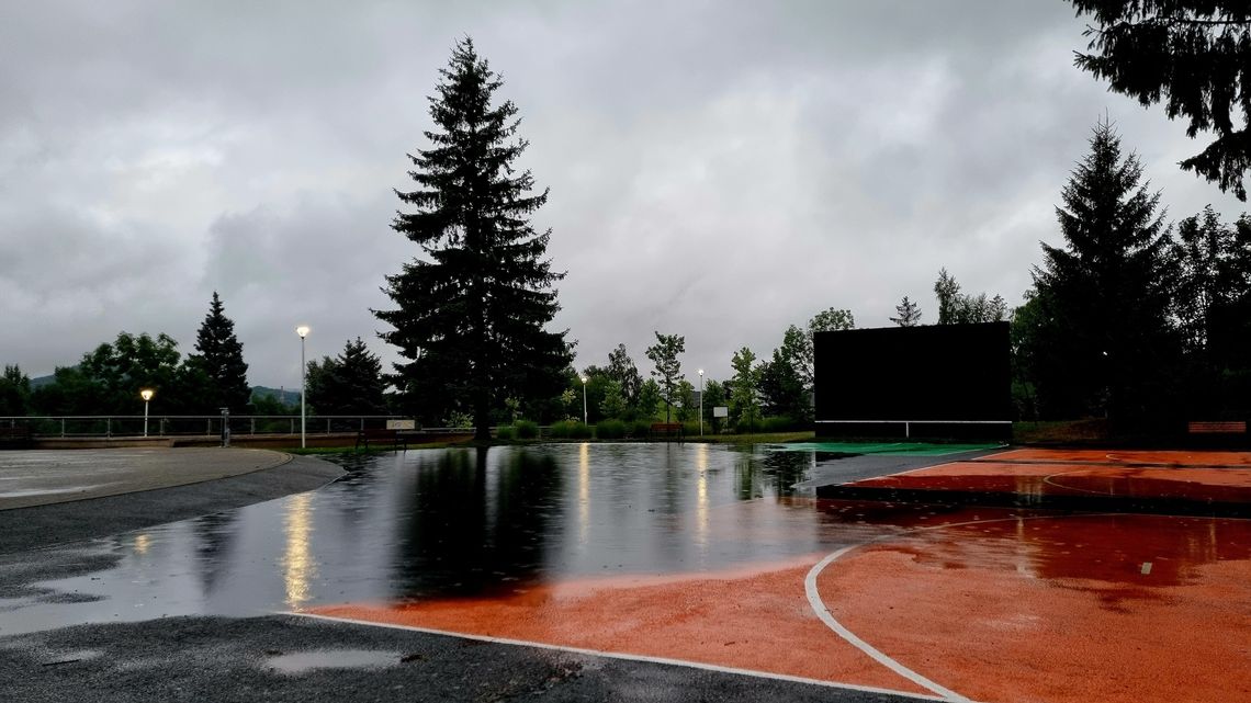 Bielawa: Ponad 600.000 zł dotacji na modernizację boisk do streetballa oraz "ścianki" i kortu do gry w tenisa