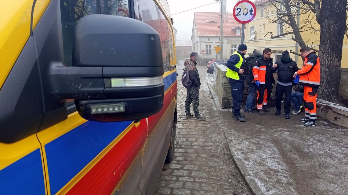 Bielawa. Quadem wjechał w pieszego na Kopernika