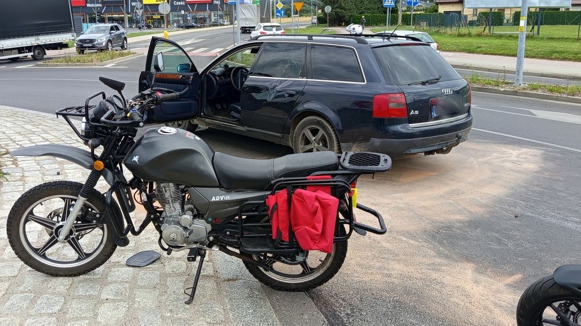 Bielawa, zderzenie motocykla z Audi Bielawa, zderzenie motocykla z Audi