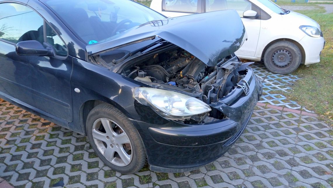 Bielawa. Zderzenie Peugeota z Volkswagenem Bielawa. Zderzenie Peugeota z Volkswagenem
