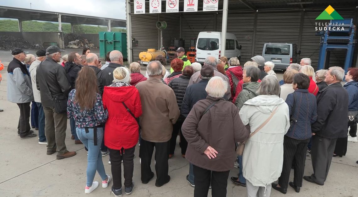 Bielawscy seniorzy odwiedzili Ekologiczne Centrum Odzysku Bielawscy seniorzy odwiedzili Ekologiczne Centrum Odzysku