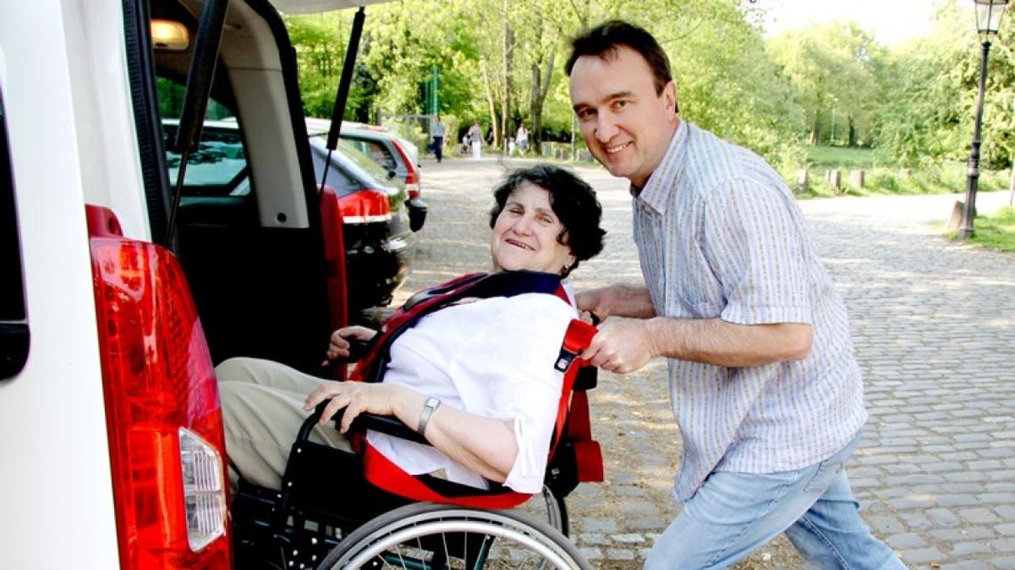 Blisko 170.000 zł dotacji dla Gminy Bielawa na organizację usług asystenta osobistego osoby niepełnosprawnej Blisko 170.000 zł dotacji dla Gminy Bielawa na organizację usług asystenta osobistego osoby niepełnosprawnej