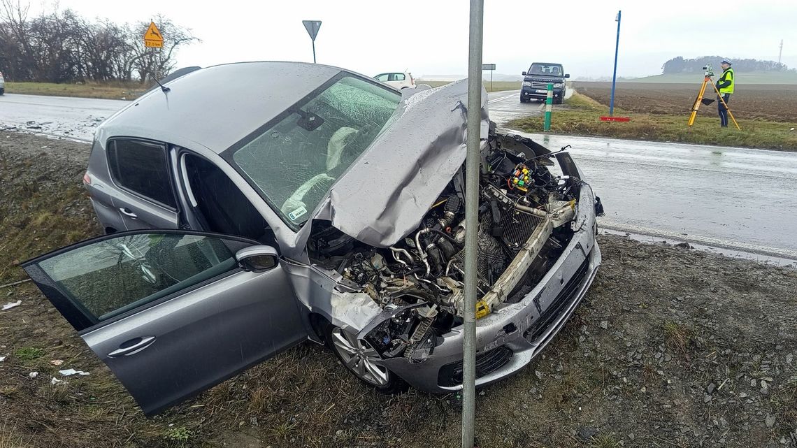 Boleścin. Jedna osoba ranna po zderzeniu osobówek