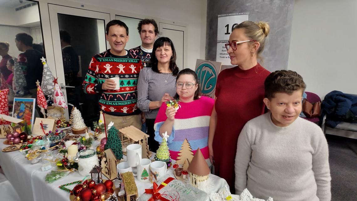 Bożonarodzeniowy Kiermasz w Urzędzie Marszałkowskim Województwa Dolnośląskiego Bożonarodzeniowy Kiermasz w Urzędzie Marszałkowskim Województwa Dolnośląskiego