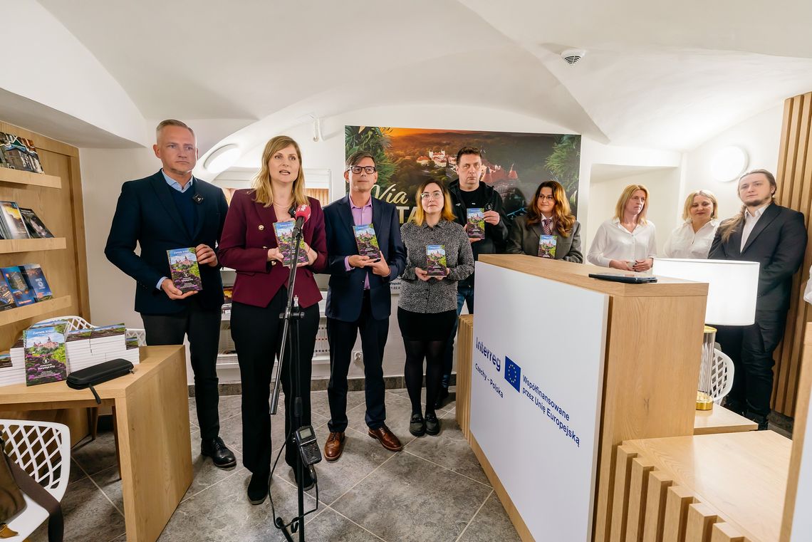 Centrum Informacji Turystycznej i autoryzowany przewodnik miały dziś swój debiut w Zamku Książ