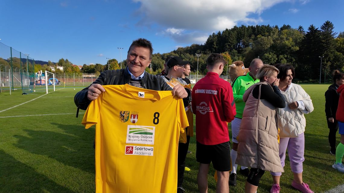 Charytatywny Mecz w Mieroszowie: Społeczność Zagrała dla „Cathariny”