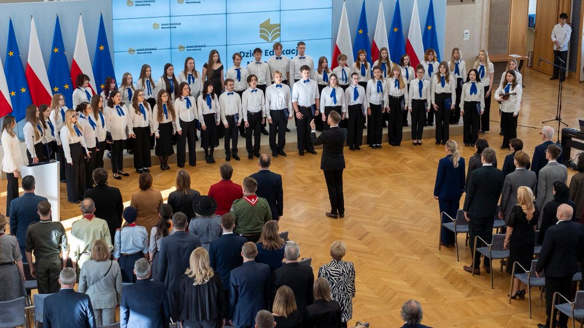 Chór I LO im. Bolesława Chrobrego w Kłodzku wystąpił w Kancelarii Premiera!