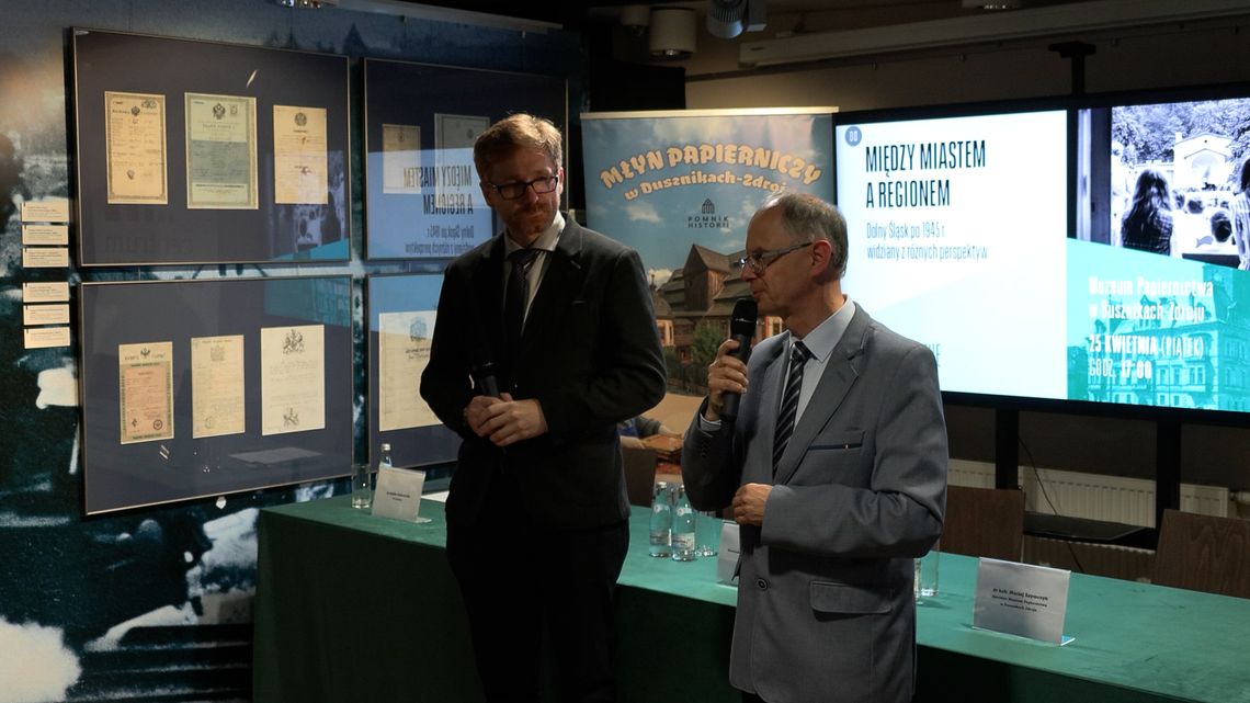 Debata historyczna "Między miastem a regionem" w Muzeum Papiernictwa