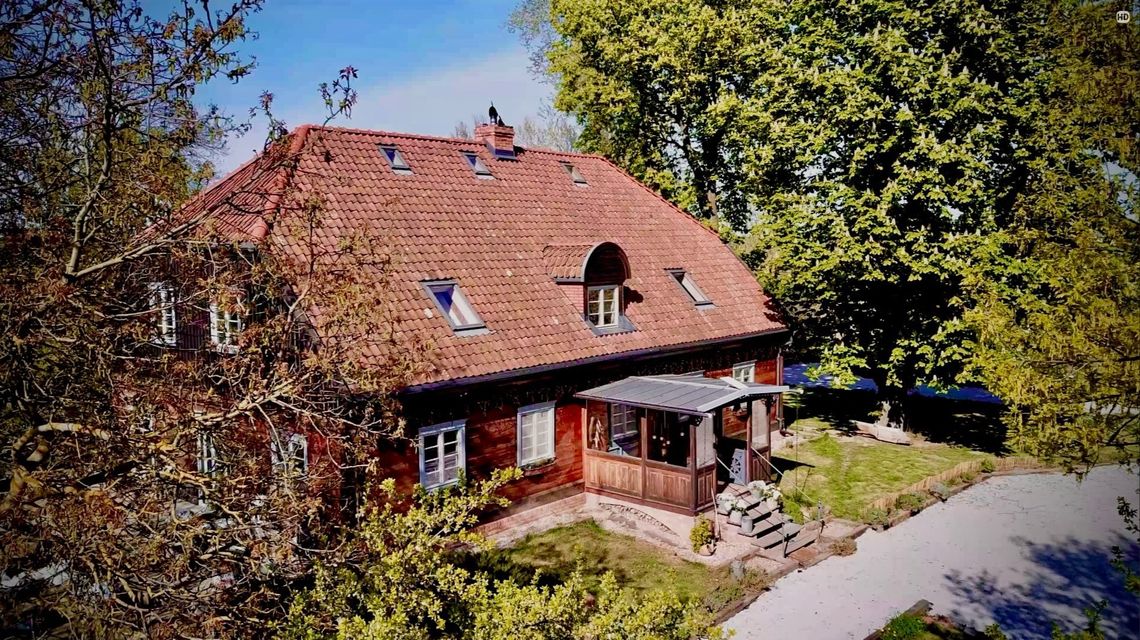 Drewniany dom z duszą i ekologiczną farmą – historia Schonbaum Chmielove