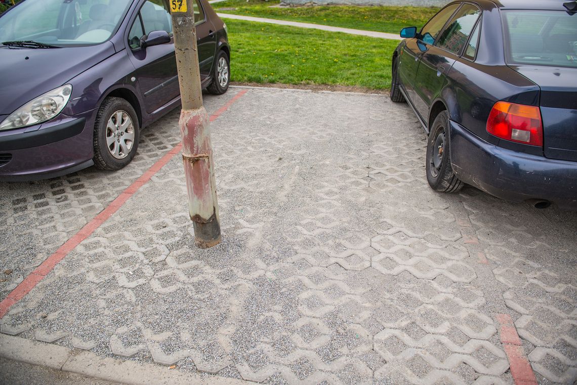 DROGOWE ABSURDY - PARKINGI DROGOWE ABSURDY - PARKINGI