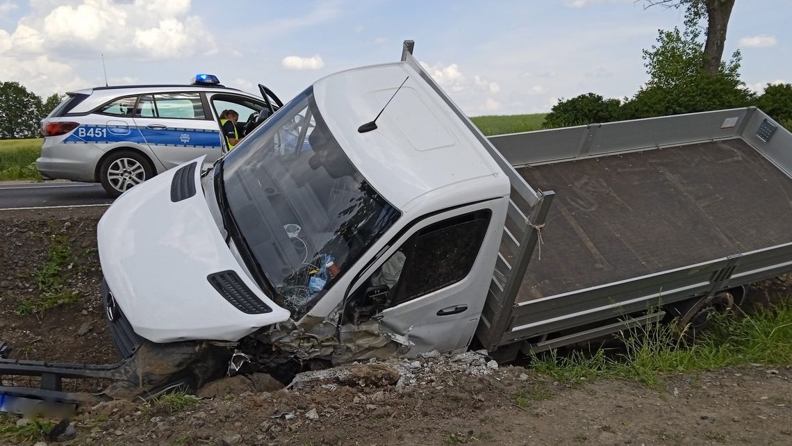 Dwie osoby ranne w zderzeniu Mercedesa z BMW